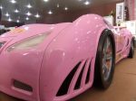Pink araba yataq